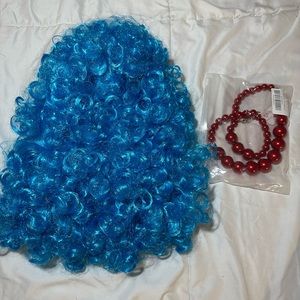Marge Simpson wig & necklace